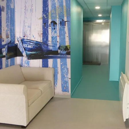 2-6 Pers, 2 Ch, Balcon, Piscine, Acces Plage, Parking - Fr-1-194-234 *