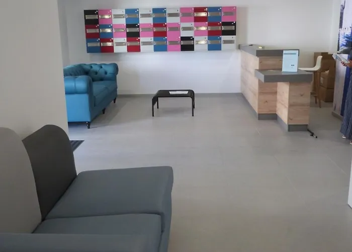 2-6 Pers, 2 Ch, Balcon, Piscine, Acces Plage, Parking - Fr-1-194-234