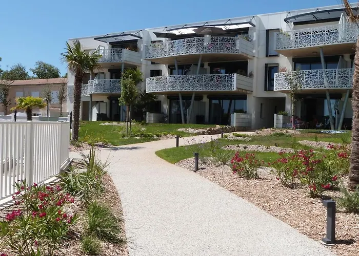 Apartamento 2-6 Pers, 2 Ch, Balcon, Piscine, Acces Plage, Parking - Fr-1-194-234